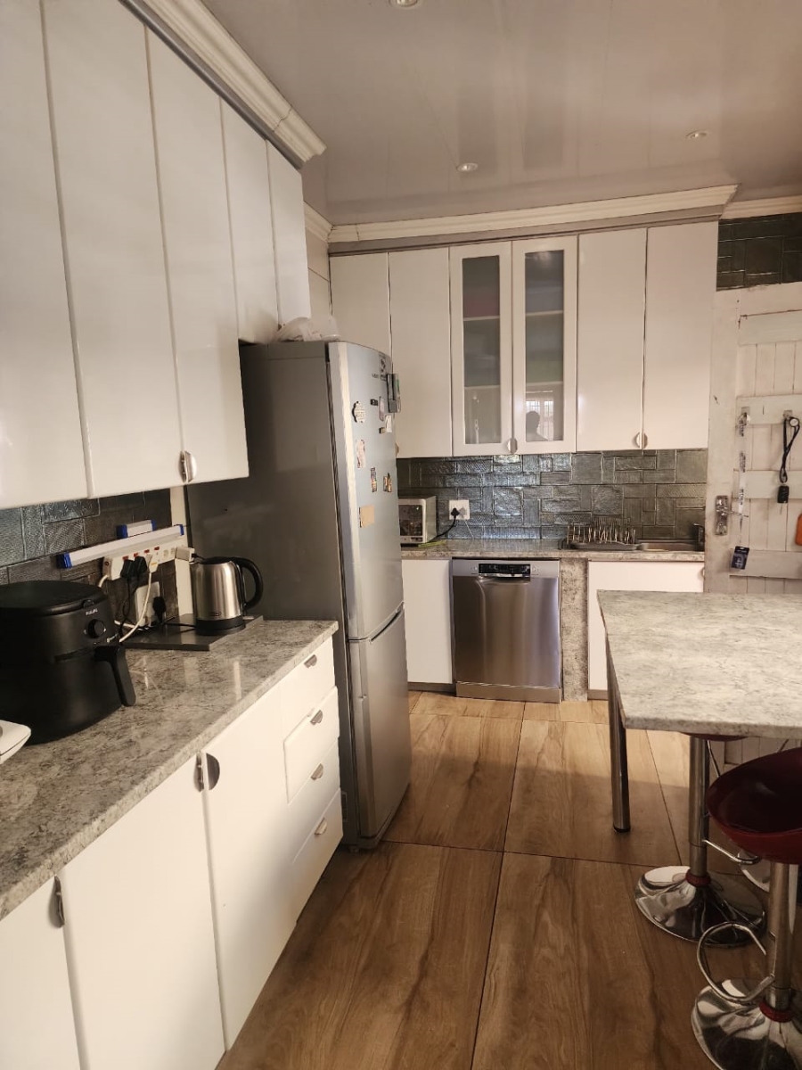 3 Bedroom Property for Sale in Manzil Park North West